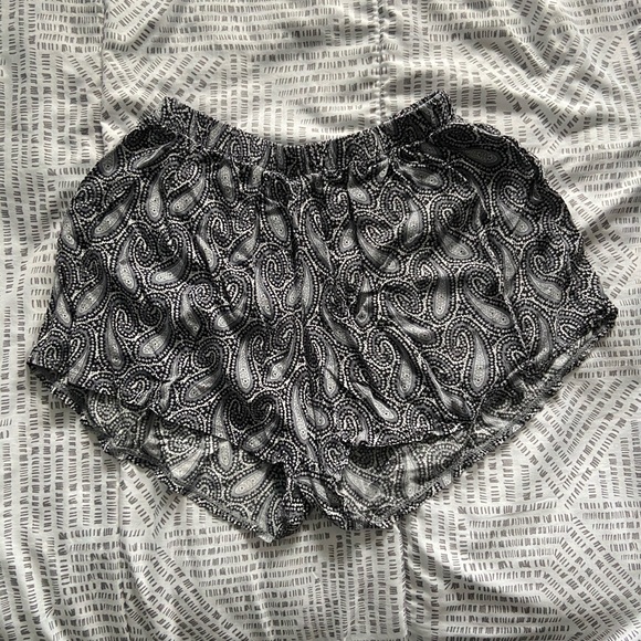 Brandy Melville Shorts - Picture 3 of 3